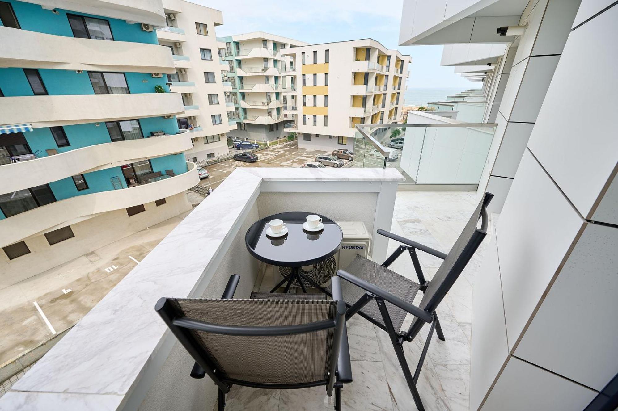 Newvision Apartment In Infinity Beach Resort - Parking Mamaia Eksteriør billede